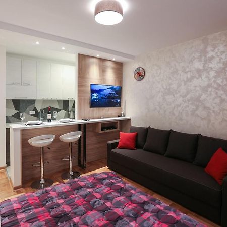 נובי סאד Apartment Promenada 30 מראה חיצוני תמונה