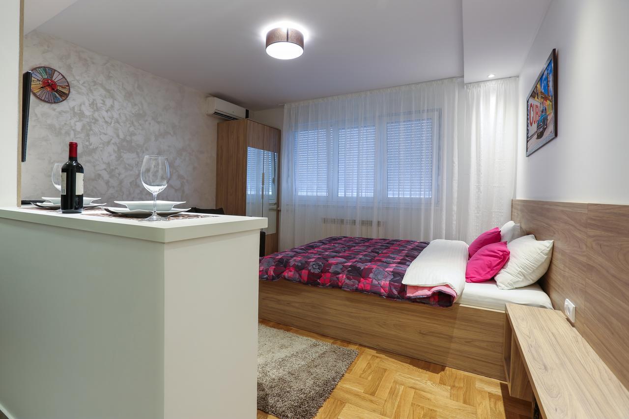נובי סאד Apartment Promenada 30 מראה חיצוני תמונה