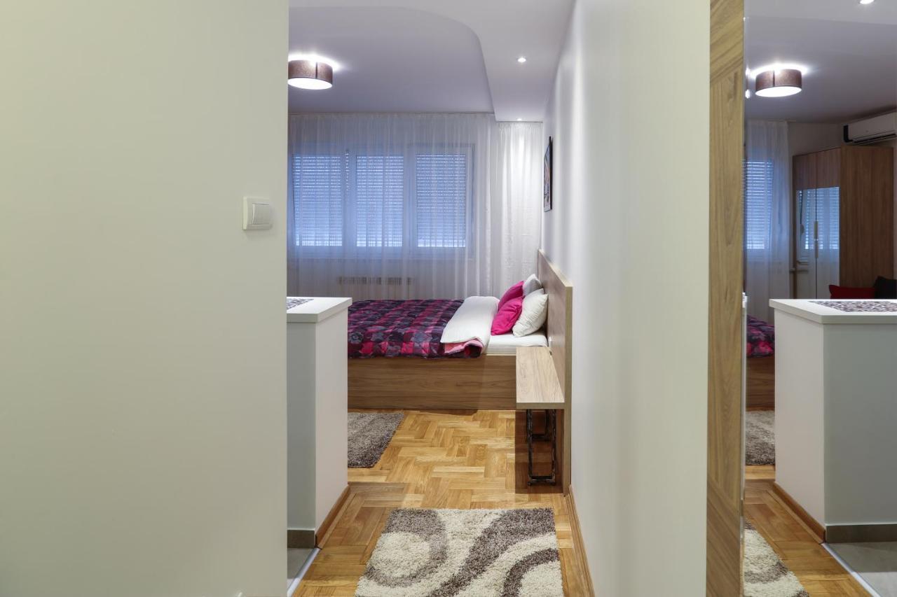 נובי סאד Apartment Promenada 30 מראה חיצוני תמונה
