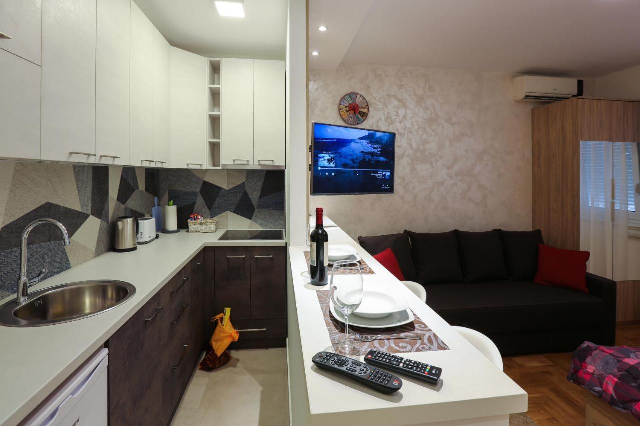 נובי סאד Apartment Promenada 30 מראה חיצוני תמונה